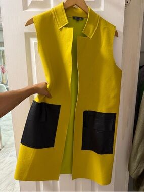 Gracia Yellow Sleeveless Coat with Black Patch Pockets
